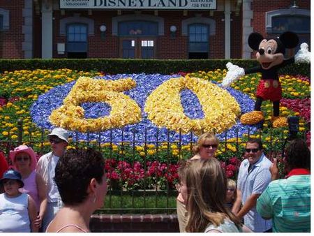 Disneyland photo, from ThemeParkInsider.com